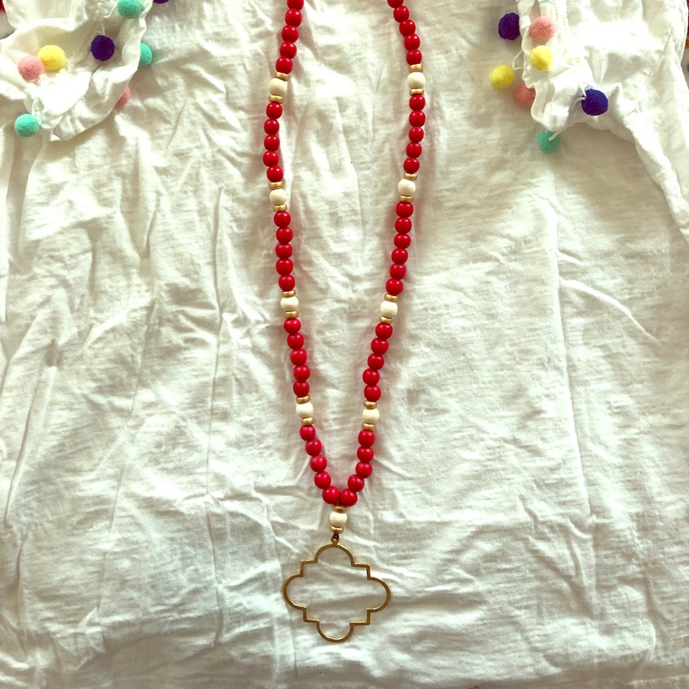 Red/white/gold necklace